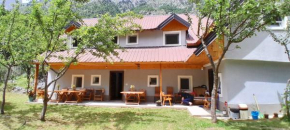 Bujtina Sherifaj, Valbonë